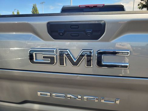 Used 2025 GMC Sierra 2500 Denali Ultimate AWD/4WD image 6