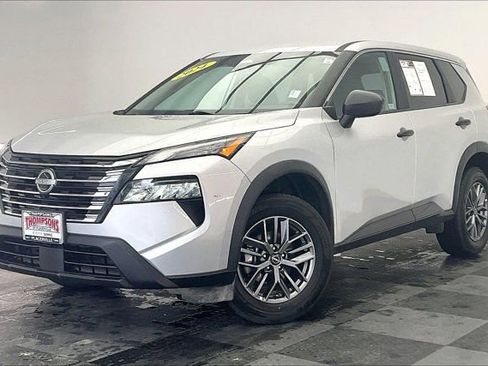 Used 2024 Nissan Rogue S AWD/4WD image 12