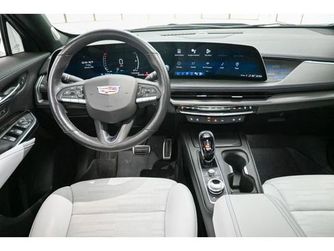 Used 2024 Cadillac XT4 Sport image 27