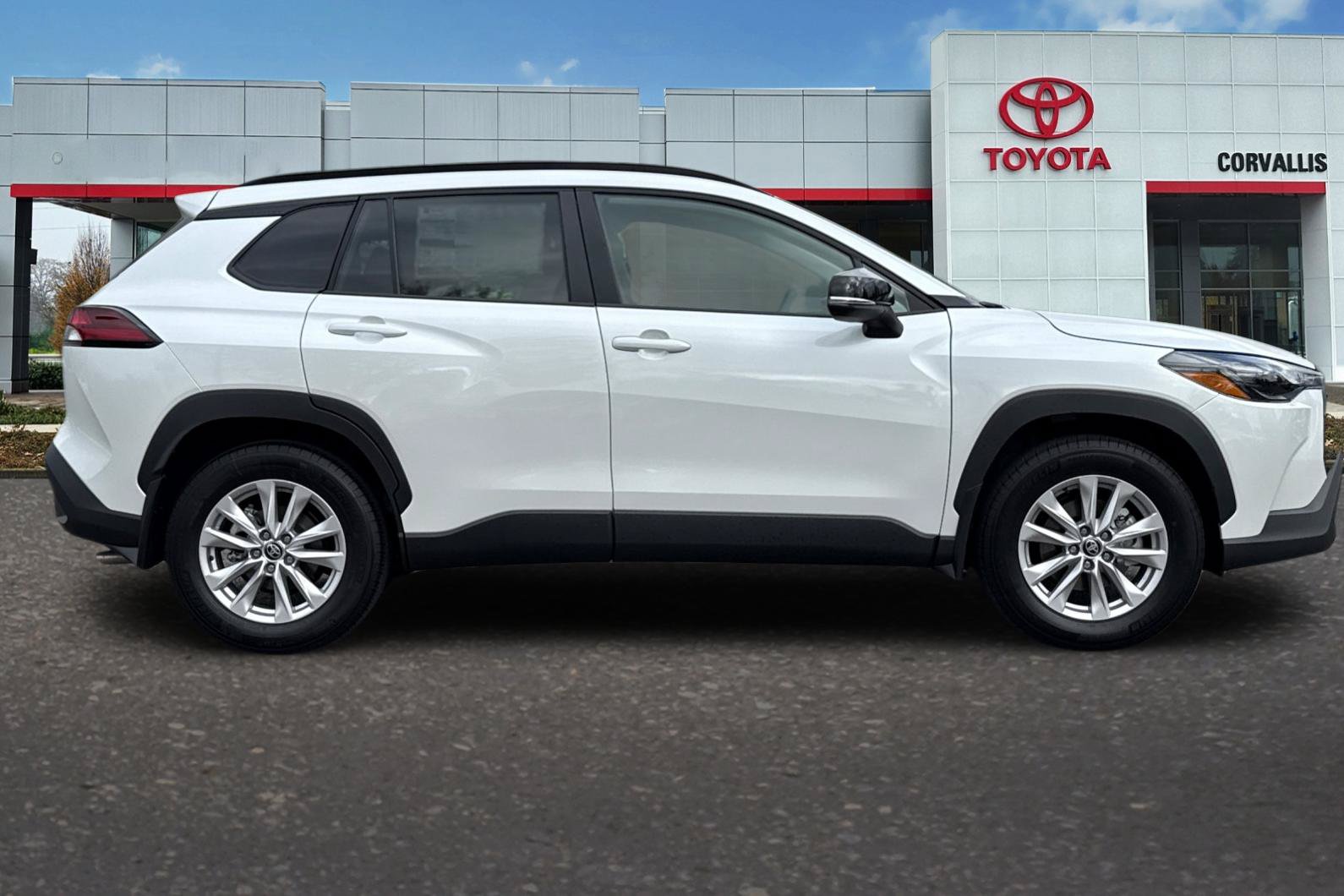 New 2026 Toyota Corolla Cross LE w/ Moonroof Package AWD/4WD image 4