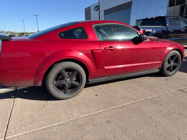 Used 2008 Ford Mustang Premium RWD image 4
