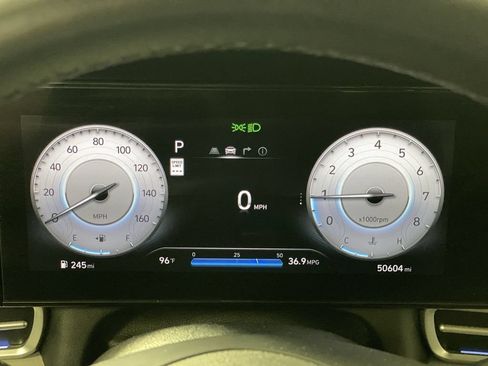 Used 2025 Hyundai Elantra Limited FWD image 11