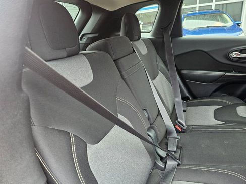 Used 2014 Jeep Cherokee Latitude image 16