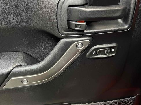 Used 2015 Jeep Wrangler Unlimited Sport w/ Quick Order Package 24S AWD/4WD image 46