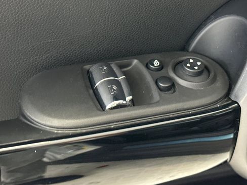 Used 2023 MINI Cooper SE image 13