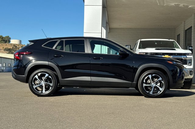 New 2026 Chevrolet Trax RS w/ Sunroof Package FWD image 5
