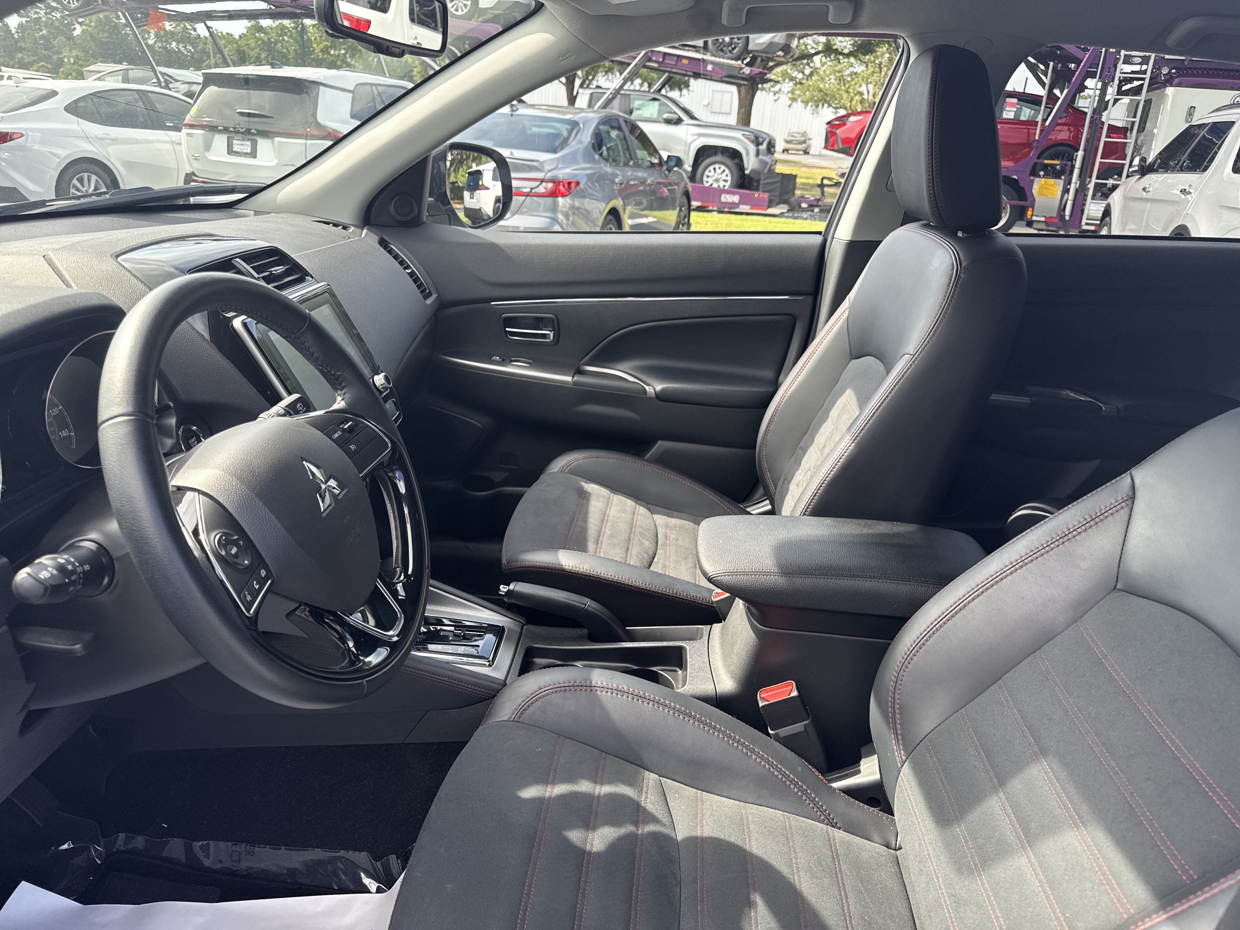 Used 2025 Mitsubishi Outlander Sport ES AWD/4WD image 11