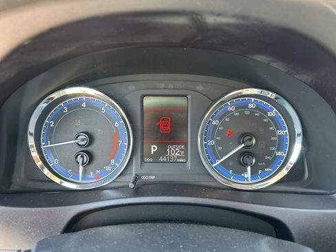 Used 2018 Toyota Corolla LE w/ LE Premium Package FWD image 9