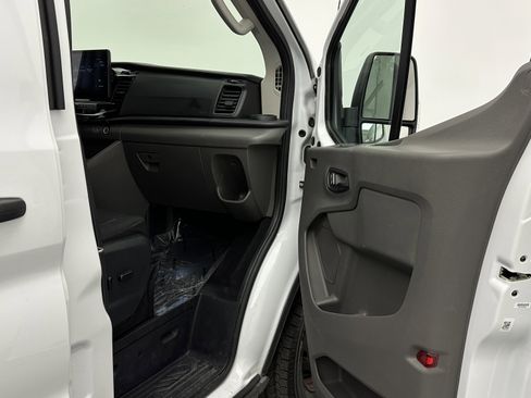 Used 2023 Ford Transit 350 XLT image 27