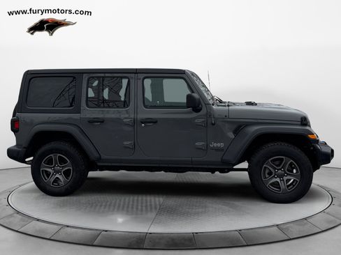 Used 2018 Jeep Wrangler Unlimited Sport S image 2