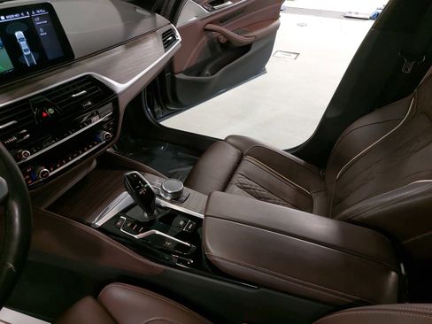 Used 2023 BMW 540i xDrive w/ M Sport Package image 26