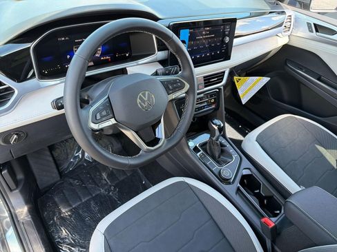 New 2026 Volkswagen Taos SE AWD/4WD image 4