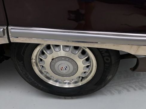 Used 1994 Buick Roadmaster Sedan RWD image 17