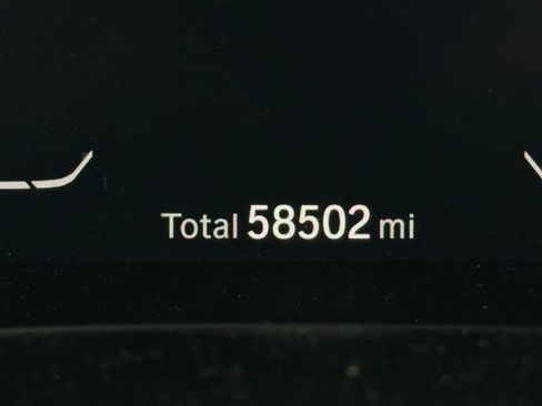 Used 2023 BMW 540i xDrive w/ Premium Package image 30