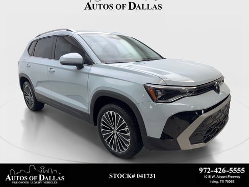 Used 2025 Volkswagen Taos SE FWD image 1