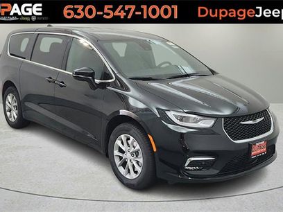 New 2026 Chrysler Pacifica Select