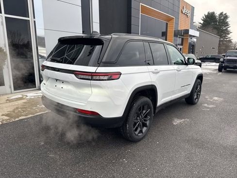 New 2025 Jeep Grand Cherokee Limited image 6