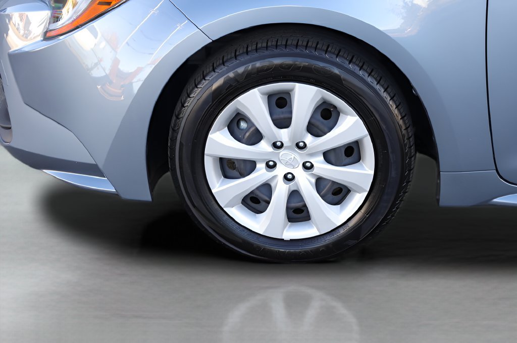 Certified 2024 Toyota Corolla LE FWD image 3