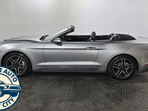 Used 2022 Ford Mustang Premium RWD image 4