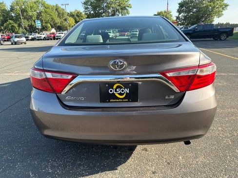 Used 2015 Toyota Camry LE FWD image 6