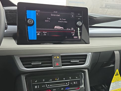 New 2026 Volkswagen Taos SEL AWD/4WD image 19