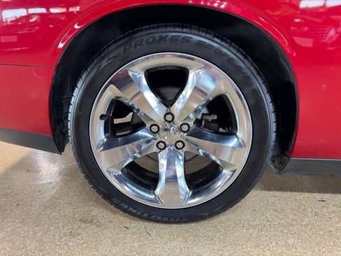 Used 2014 Dodge Challenger R/T RWD image 36