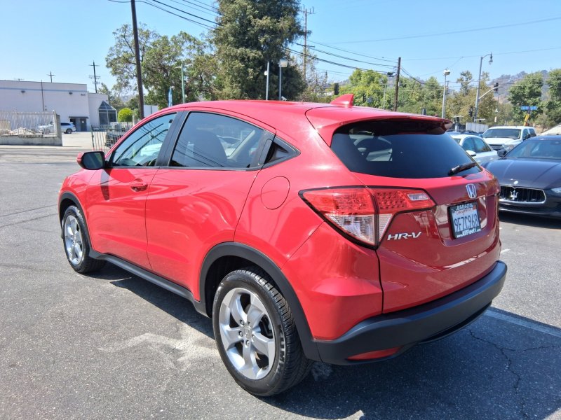 Used 2017 Honda HR-V EX image 4