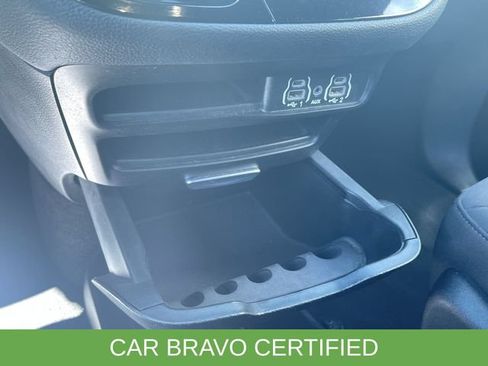 Used 2023 Chrysler Pacifica Touring FWD image 24