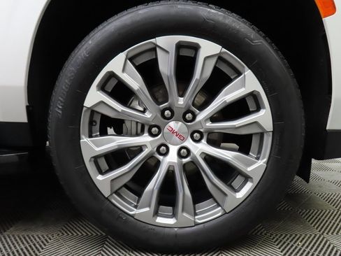 Used 2023 GMC Yukon Denali image 8