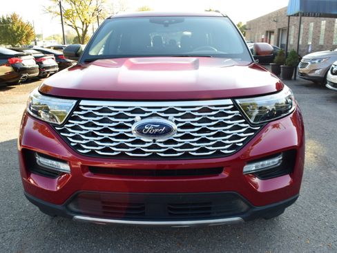 Used 2020 Ford Explorer XLT w/ Equipment Group 202A image 2