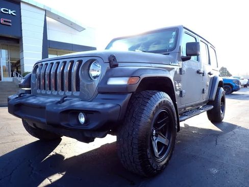 Used 2018 Jeep Wrangler Unlimited Sport S image 9