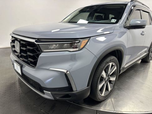 Used 2023 Honda Pilot Touring image 7