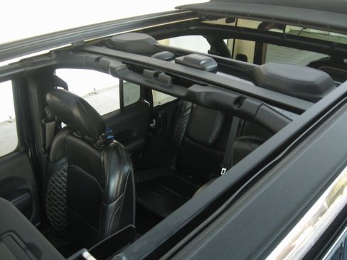 Used 2021 Jeep Wrangler Unlimited Sahara image 23