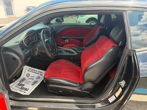 Used 2015 Dodge Challenger R/T Scat Pack w/ Leather Interior Group RWD image 10