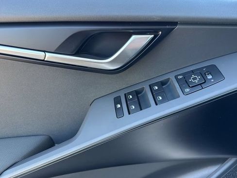 New 2026 Kia Niro LX FWD image 12