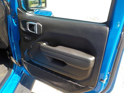 Used 2024 Jeep Wrangler Unlimited w/ Convenience Group image 16