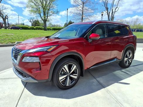 Used 2022 Nissan Rogue SL w/ SL Premium Package image 3