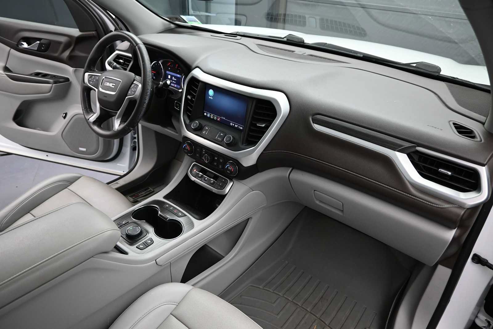 Used 2021 GMC Acadia SLT w/ LPO, Floor Liner Package AWD/4WD image 33