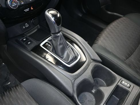Used 2019 Nissan Rogue SV w/ Premium Package AWD/4WD image 23