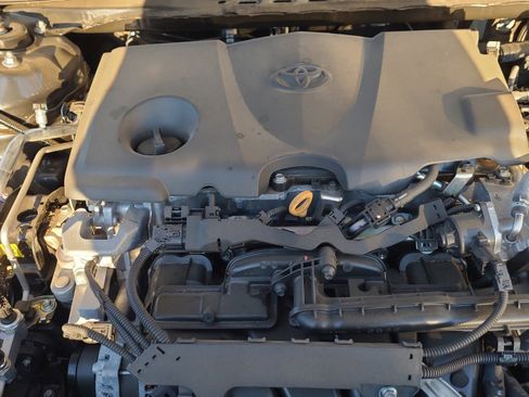 Used 2024 Toyota Camry LE image 28