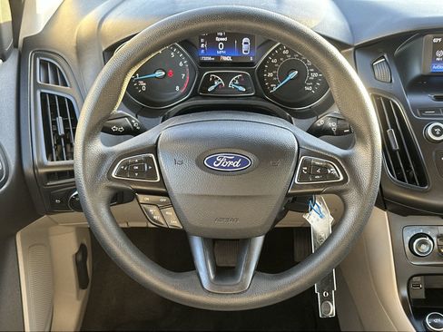 Used 2017 Ford Focus SE image 19