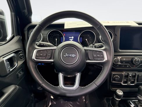 Used 2021 Jeep Wrangler Unlimited Sahara image 12