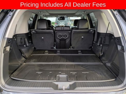 Used 2025 Honda Pilot Touring image 13