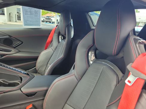Used 2024 Chevrolet Corvette Stingray Premium Conv w/ Z51 Performance Package RWD image 11
