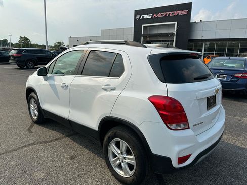 Used 2020 Chevrolet Trax LT w/ Driver Confidence Package AWD/4WD image 3