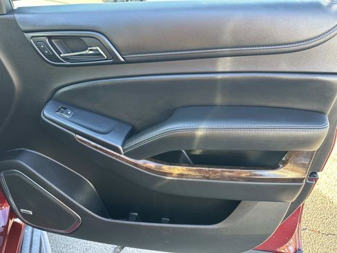 Used 2016 Chevrolet Suburban LT w/ Luxury Package image 27