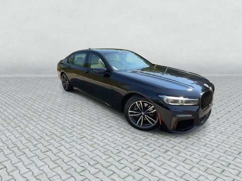 Used 2021 BMW 740i xDrive w/ Autobahn Package AWD/4WD image 2