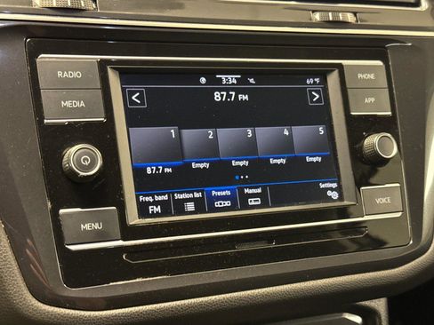 Used 2022 Volkswagen Tiguan S FWD image 18