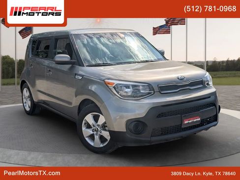 Used 2017 Kia Soul FWD image 1