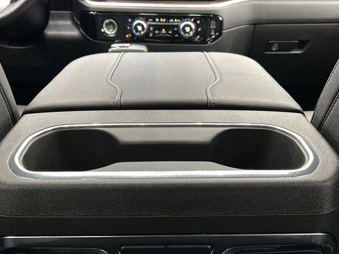 Used 2023 GMC Sierra 1500 SLT image 38